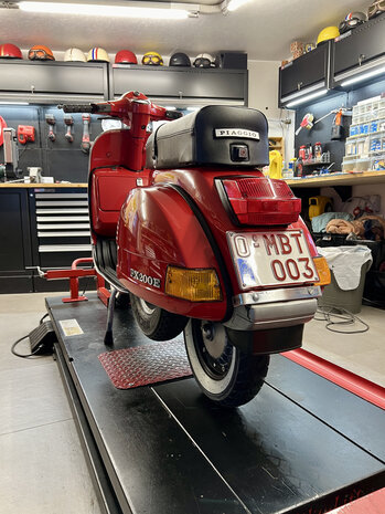 Vespa PX 200E 1983 Origineel Rood Volledige Motor Revisie (VERKOCHT)