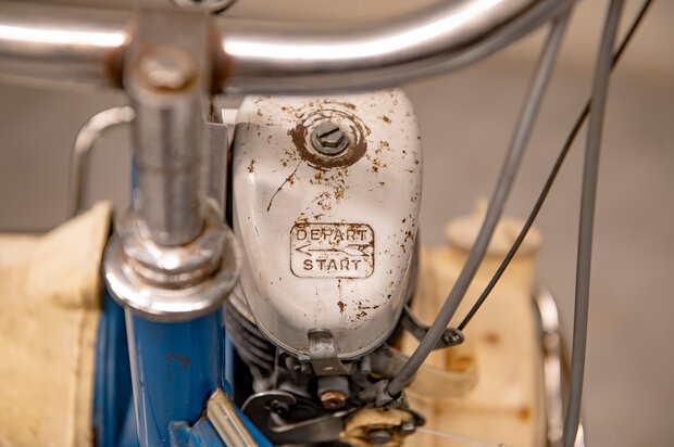 1967 Solex 3800 Blauw