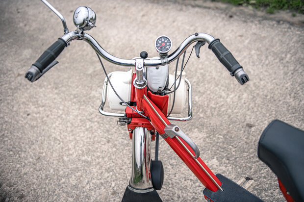 1969 Solex 3800 Deluxe Rouge