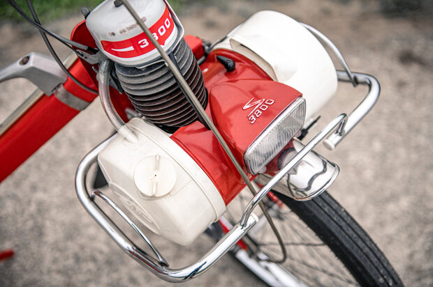 1969 Solex 3800 Deluxe Rouge